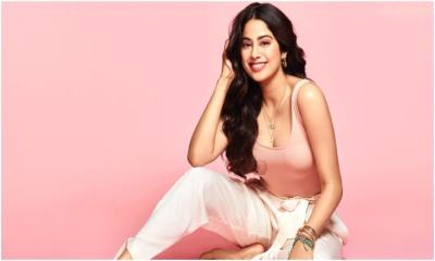 বিলাসবহুল একটি গাড়ি কিনলেন জাহ্নবী