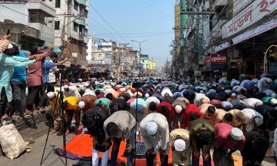 ‘জুমাতুল বিদা’য় লক্ষাধিক মানুষের অংশগ্রহণ
