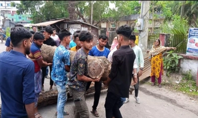 লঞ্চের অতিরিক্ত ভাড়া আদায়ে স্টাফ ও যাত্রীদের মধ্যে মারামারি, আটক ২৮