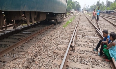 যশোরে ট্রেনের বগি লাইনচ্যুত