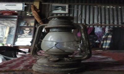 গ্রাম বাংলার ঐতহ্যি হারিকেন বিলুপ্তির পথে