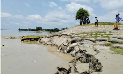 তিস্তা নদীর স্পার বাঁধে ধস, ভাঙন আতংকে স্থানীয়রা