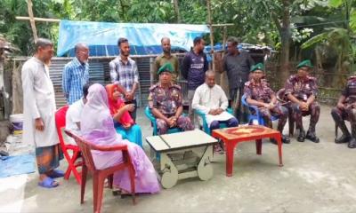 আন্দোলনে নিহত বিশালের পরিবারকে বিজিবি‍‍`র ৩ লাখ টাকা সহায়তা