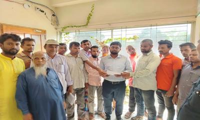 বালিয়াডাঙ্গীতে কৃষি উপ-সহকারীর বিরুদ্ধে ঘুষ নেওয়ার অভিযোগ
