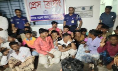 ফিশিং ট্রলারসহ অপহৃত ১৯ জেলেকে উদ্ধার করেছে কক্সবাজার পুলিশ