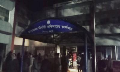 বগুড়ায় ইউএনও অফিসে আগুন, বিকট শব্দে ছুটলেন প্রহরী