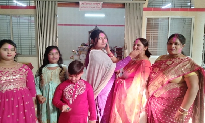 কুষ্টিয়ায় উৎসবমুখর পরিবেশে দোল উৎসব পালন