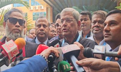 তরুন প্রজন্মকে লেখাপড়ার দিকে বেশি গুরুত্ব দিতে হবে
