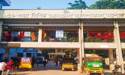 যশোরে যুবকের ওপর বোমা হামলা ও কুপিয়ে জখম