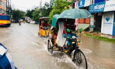 আড়াই ঘণ্টার বৃষ্টিতে তলিয়ে গেছে যশোরের অনেক এলাকা
