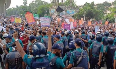 আল্টিমেটাম দিয়ে আউটসোর্সিং কর্মীদের কর্মসূচি প্রত্যাহার