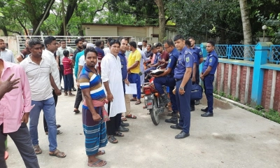 ঝিনাইদহে মোটরসাইকেল থেকে ছিটকে পড়ে নারীর মৃত্যু, পরিবারের দাবি হত্যা