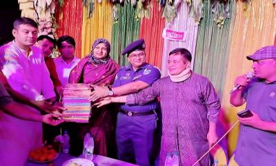 কটিয়াদীতে বিভিন্ন পূজা মন্ডপ পরিদর্শনে জেলা প্রশাসক ফৌজিয়া খান