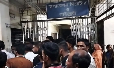 স্ত্রীকে হত্যার পর দুই সন্তানকে ছুরিকাঘাত, আত্মহত্যার চেষ্টা যুবকের