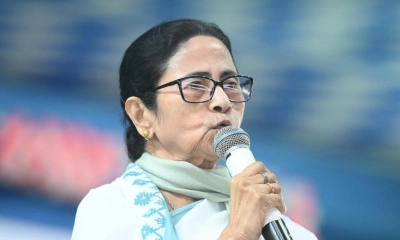 ভারত সরকার অনেক অতিথি রেখেছে, আ.লীগ নেতাদের নিয়ে মমতার ইঙ্গিত