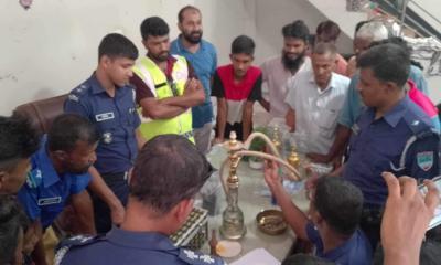 বাগেরহাটে চেয়ারম্যান আব্দুল্লাহর অফিস থেকে মাদকদ্রব্য উদ্ধার