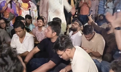 প্রধান উপদেষ্টার বাসভবনের সামনে এনসিপির অবস্থান