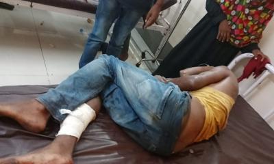 মগপার্টির মারধরে আহত ২ যুবক, সড়ক অবরোধ