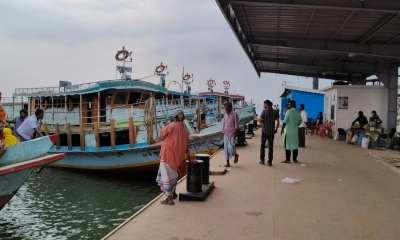 ৪৬ ঘণ্টা পর দৌলতদিয়া-পাটুরিয়া নৌরুটে লঞ্চ চলাচল শুরু