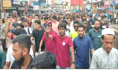 আন্দোলনে নিহত শিক্ষার্থীদের বিচারের দাবীতে সুনামগঞ্জে মিছিল