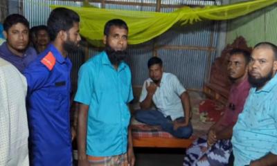 প্রবাসীর স্ত্রীর সঙ্গে অনৈতিক কাজের সময় হাতেনাতে আটক কৃষকদল নেতা