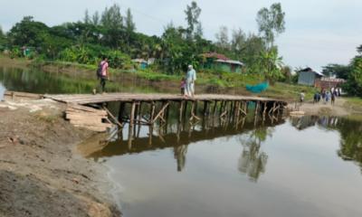 একটি সেতুর অভাবে দুর্ভোগে ২০ হাজার মানুষ