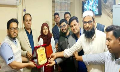 বাঁশখালীতে ডা. আবদুর রহিম সংবর্ধিত