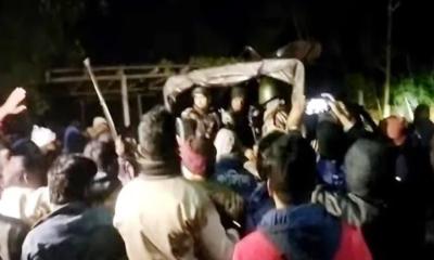 কুষ্টিয়ায় পুলিশ অবরুদ্ধ, বিজিবির হস্তক্ষেপে উদ্ধার