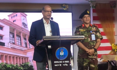 রাজউক উত্তরা মডেল কলেজের সেরা শিক্ষার্থীদের পুরস্কৃত করলেন রাজউক