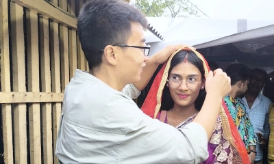 প্রেমের টানে খুলনায় চীনা যুবক, বিয়ে করলেন খ্রিষ্টান তরুণীকে