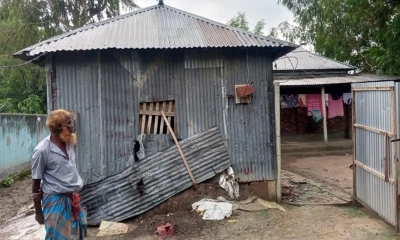 পাচ দেউলী পলাশ মেমোরিয়াল সরকারি প্রাথমিক বিদ্যালয় থেকে কেনা জমির উপর নির্মিত বাড়ি।  ছবি- রূপালী বাংলাদেশ