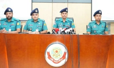 অনলাইনে প্রতারণা করে স্বর্ণালঙ্কার হাতিয়ে নেওয়ার অভিযোগে গ্রেপ্তার ৩