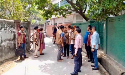 রাজশাহীতে মরিচের গুঁড়া ছিটিয়ে ১০ লাখ টাকা ছিনতাই