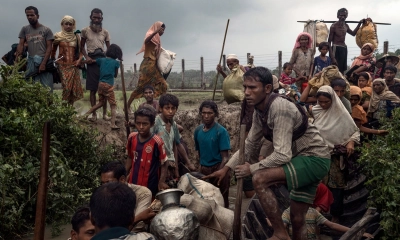 মিয়ানমারে তুমুল সংঘর্ষ, সীমান্ত ডিঙাল হাজার হাজার মানুষ