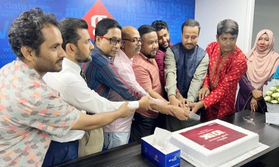 লাখ সাবস্ক্রাইবারের মাইলফলকে রূপালী বাংলাদেশের উদযাপন