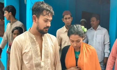 জুমার নামাজের সময় লুট করে পালাতে গিয়ে যুবক-যুবতী আটক