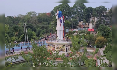 রাঙামাটিতে ভাঙা হচ্ছে মুজিবের ভাস্কর্য