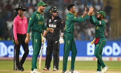 দুই চোকার্সের লড়াইয়ে টসে জিতে ব্যাটিংয়ে কিউইরা