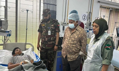 বিমান দুর্ঘটনায় দগ্ধদের দেখতে সিএমএইচে নৌ উপদেষ্টা