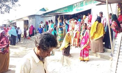 নদী ভাঙা মানুষ, চাল না পেলে কি খেয়ে বাঁচবো আমরা