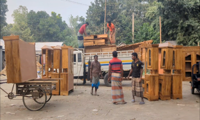ফার্নিচার ব্যবসায় বদলে গেছে গ্রামের নাম
