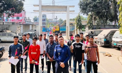 ১২০ টাকায় পুলিশে চাকরি পেলেন ১৫ যুবক