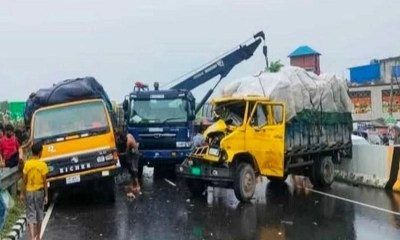 গাজীপুরে তিন ট্রাকের মুখোমুখি সংঘর্ষে নিহত ৩