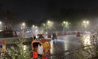 রাজধানীর বিভিন্ন এলাকায় ঝড়-বৃষ্টি