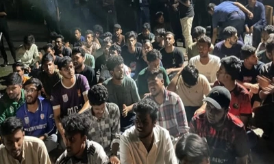মধ্যরাতে শিক্ষার্থীদের বিক্ষোভে উত্তাল খুবি