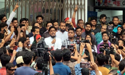 হাসিনাকে আশ্রয় দেওয়ার দায় ভারতকে নিতে হবে: আখতার