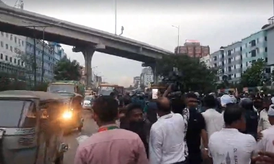 ৫ ঘণ্টা পর বনানীতে যান চলাচল শুরু