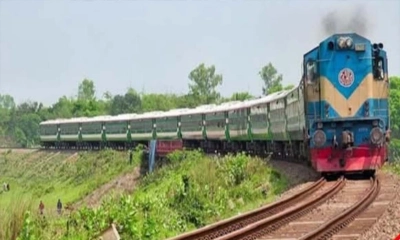 ভুল সিগন্যালে স্টেশনে যাত্রী রেখে চলে গেল ট্রেন!