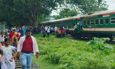 যাত্রীবাহী ১৫ বগি রেখেই চলে গেল ট্রেন, বুঝতেই পারেননি চালক
