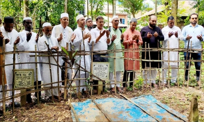 সাংবাদিক তুরাবের প্রথম শাহাদাৎ বার্ষিকীতে কবর জিয়ারত